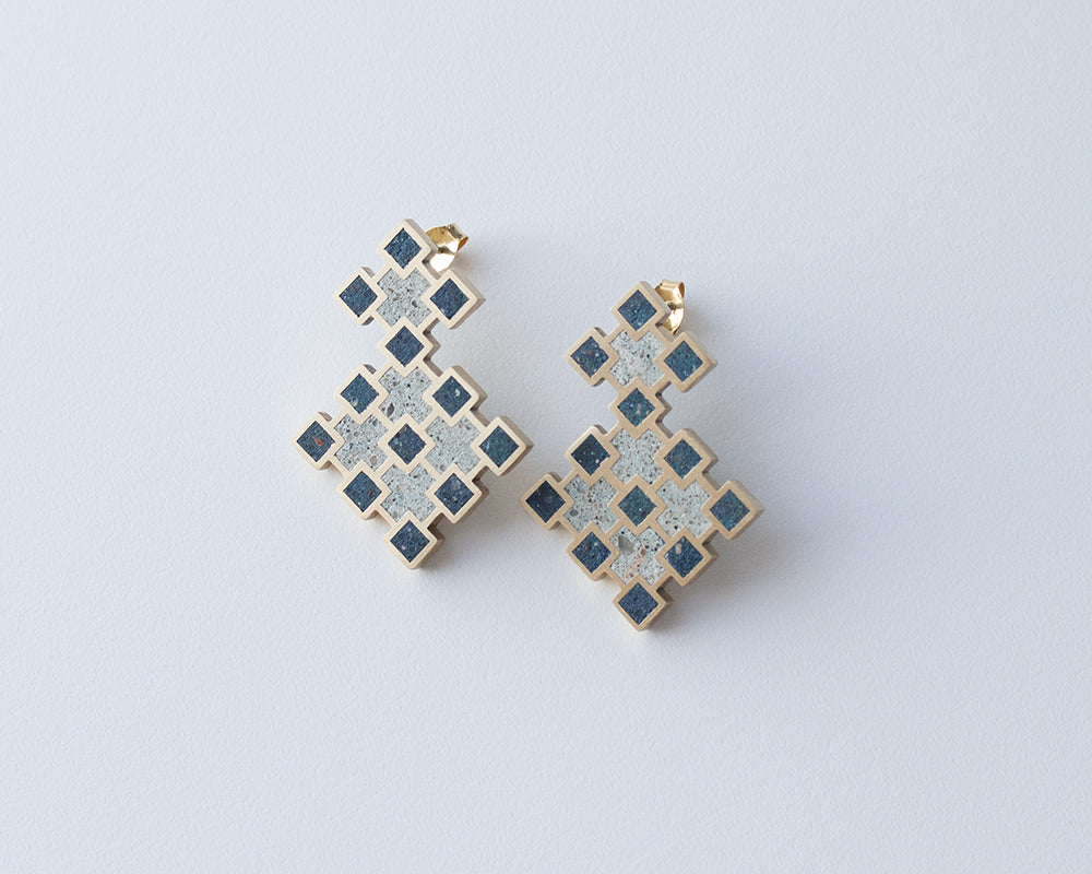 GRID STUD EARRINGS